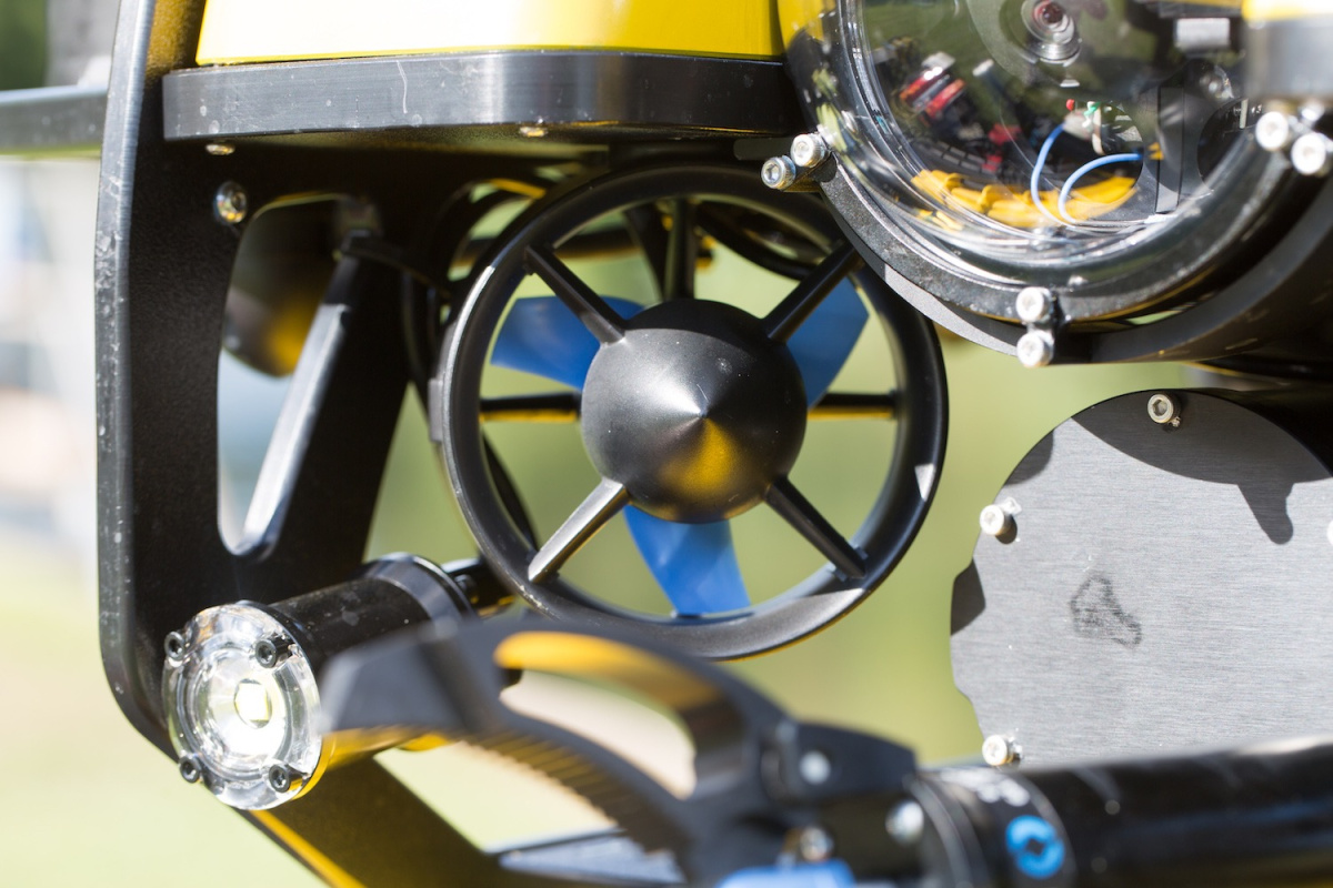 SARSUB - ROV - Close up Lights & Rotor